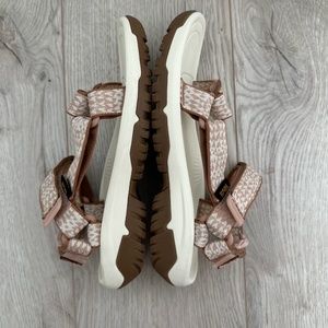 Teva HURRICANE XLT2 (size 7)